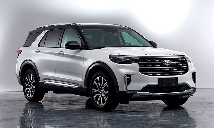 Ford Explorer 2023 debuted with many spectacular modifications, geared up with an enormous display screen
