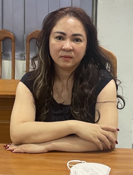 HOT: Mrs. Phuong Hold met a brand new variable, did the assistants who helped with the livestream undergo the identical destiny of ‘illness’?