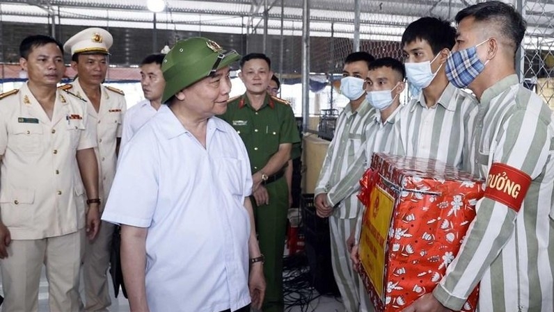 President reduces death penalties to life sentences for 21 prisoners