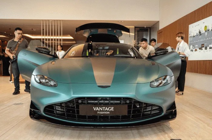 See the spotless fantastic thing about the ‘pet driver’ Mr. Dang Le Nguyen Vu