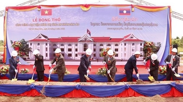 Vietnamese, Lao Ministries of Public Security eye stronger cooperation