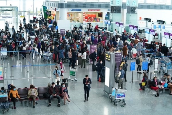 Air passengers reach record number in July