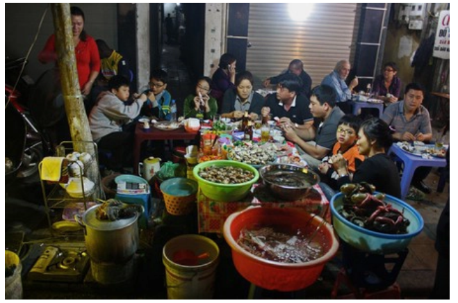 Guests reveal how to find good street food in Vietnam