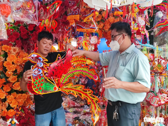 Tell what you know about Mid-Autumn Festival and mooncake in Vietnam! Me first!
