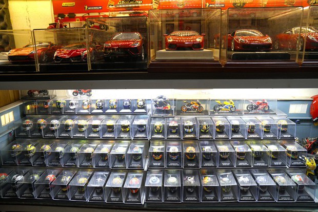 Admire The Collection Of Billion Car And Motorbike Models » Vietnam 