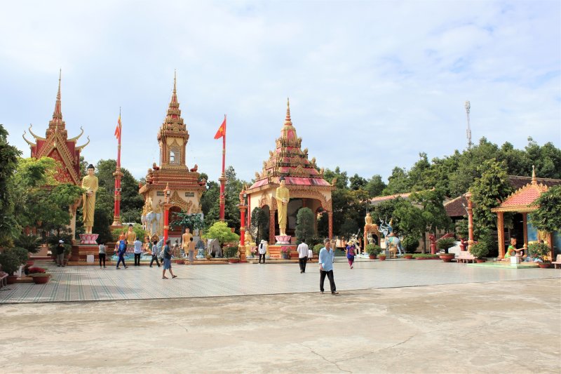 More than 130 years old Khmer pagoda is colorful in the West » Vietnam ...