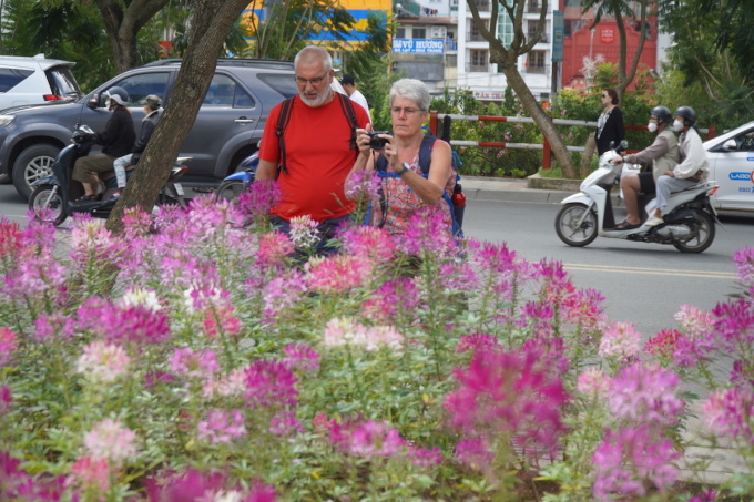 Dalat Flower Festival takes place over two months