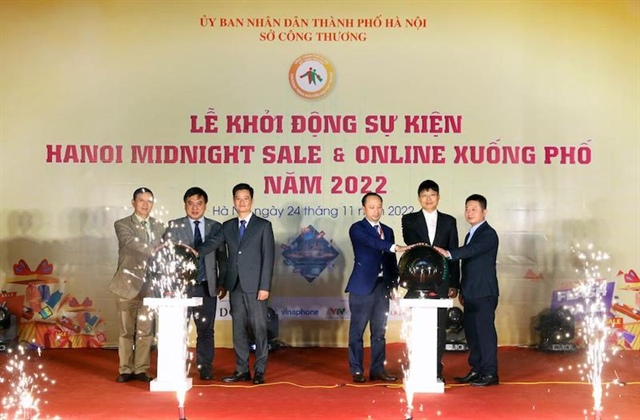 Hanoi Midnight Sale offers high discounts to attract consumers