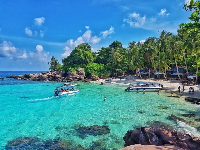 Vietnam’s Phu Quoc Island welcomes 158 tourists from Uzbekistan
