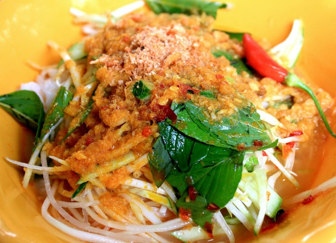 Two specialties of Ha Tien vermicelli