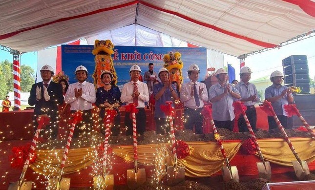 Kien Giang breaks ground on 40-km seaside road