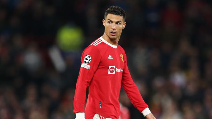 Ronaldo closes a contract with the Saudi Arabian club, receiving more than 5,000 billion VND per year
