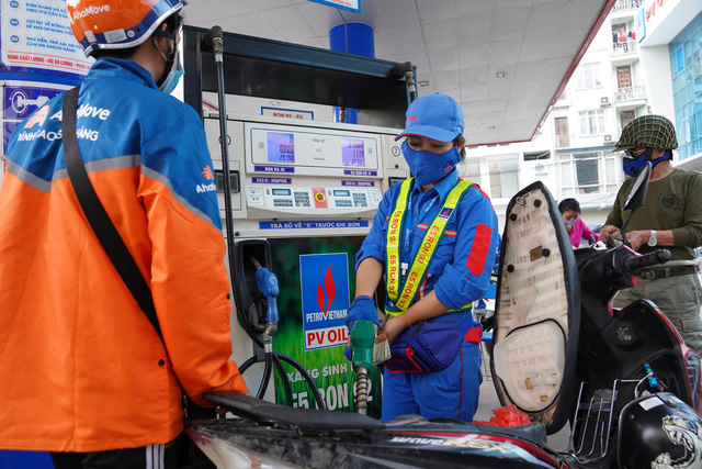 Diesel down, gasoline unchanged