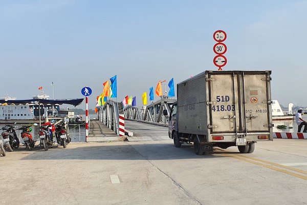 Five ferries to be mobilized for temporary Rach Mieu ferry terminal