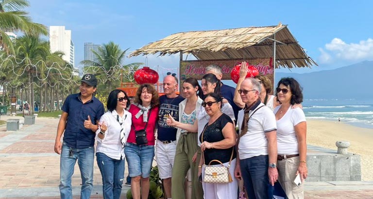 Visitors enjoy experiencing the traditional Tet space at Da Nang beach