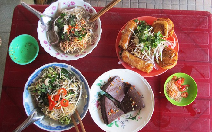 A list of delicious restaurants in Tra Vinh should not be missed