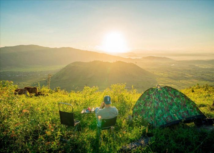 Camping in Chu Nam to see the heaven of clouds at an altitude of 1,472m