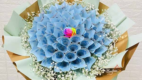 Money bouquets on Valentine’s Day: The risk of breaking the law