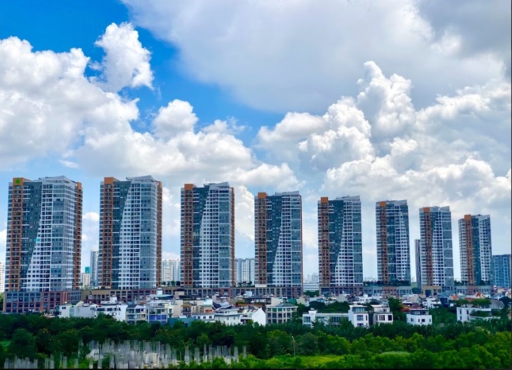 Real estate sector still struggles