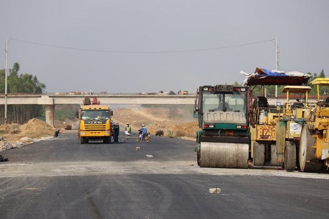 Vinh Hao-Phan Thiet expy project behind schedule