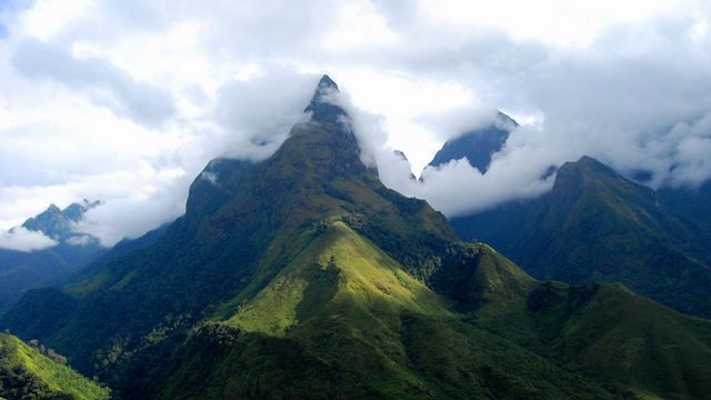 7 Vietnam tourist attractions possessing surreal beauty recognized by foreign tourists that cannot be expressed through photos