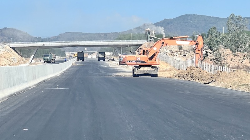 Vinh Hao-Phan Thiet expy opened to traffic on May 19
