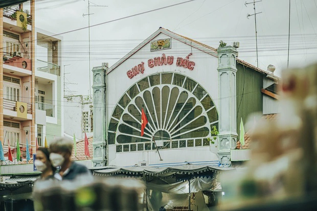 Not only is the “Kingdom of fish” of the West, Chau Doc market (An Giang) is also a culinary paradise with many delicious dishes and in a unique mini style.