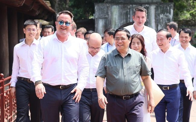 Luxembourg PM visits Temple of Literature – Quoc Tu Giam and Vietnam Fine Arts Museum