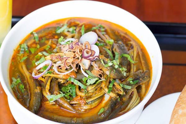 Nghe An Province impresses diners with flavorful eel soup