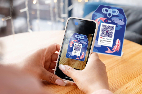 Momo and ZaloPay dominate cashless payments in Vietnam