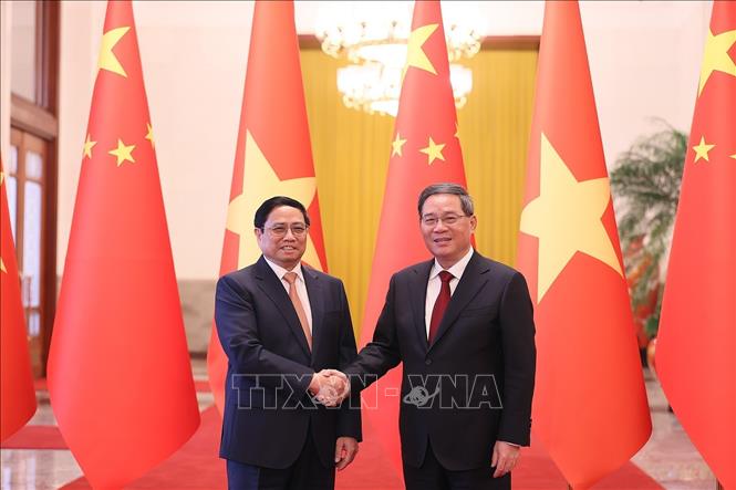 Vietnam, China to strengthen ties for peace, stability