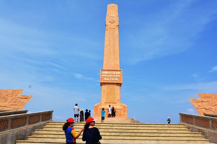 The landmark at the end of Ho Chi Minh Road – an attractive destination for tourists when coming to Ca Mau