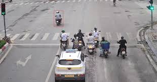 AI Cameras in Hanoi Catch 34 Red Light Violations
