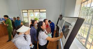 Lâm Đồng Halts Recruitment of Officials from Other Regions