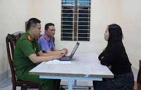 Three Arrested for Throwing Waste at Clothing Store in Nghe An