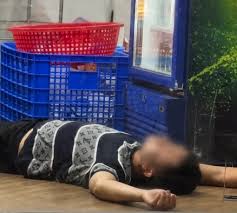 Young Man Left with $680 Bill After Seafood Dinner
