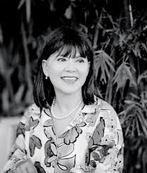 Beloved Artist Bạch Vân Passes Away at 64