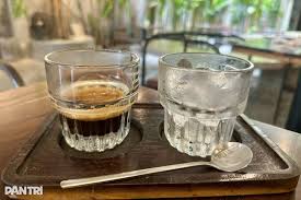 Cafes in Dak Lak Avoid Copyright Fees by Playing Instrumental Music
