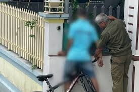 Cyclist Dies After Crashing Into Wall on Return from Meal