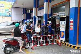 E10 Gas Prices Rise Nearly 1,000 VND Per Liter