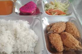Hanoi Implements Major Changes to School Meal Organization