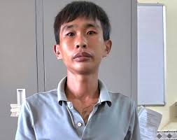 Man Dies While Chasing Thieves Who Stole His Wife's Necklace