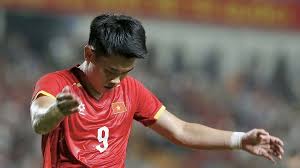 Nguyen Dinh Bac Expresses Discontent Over Nguyen Xuan Son's Play