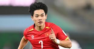 Nguyen Dinh Bac Signs with Japanese Management Agency