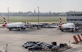 Pilot and Crew Members Suffer Food Poisoning on Flight