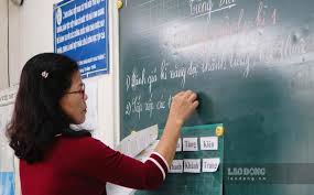 Retired Teachers Can Work as Official Teachers Starting September 1
