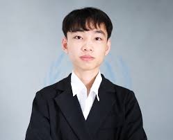 Student Retakes High School Exam to Pursue Teaching Career