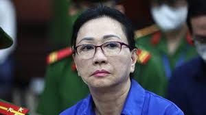 Truong My Lan's Diamond Jewelry Set to Be Auctioned