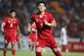Vietnam National Team Coach Reverses Decision on Player