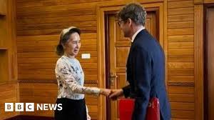 Aung San Suu Kyi Meets ICRC Delegation After Years of Isolation